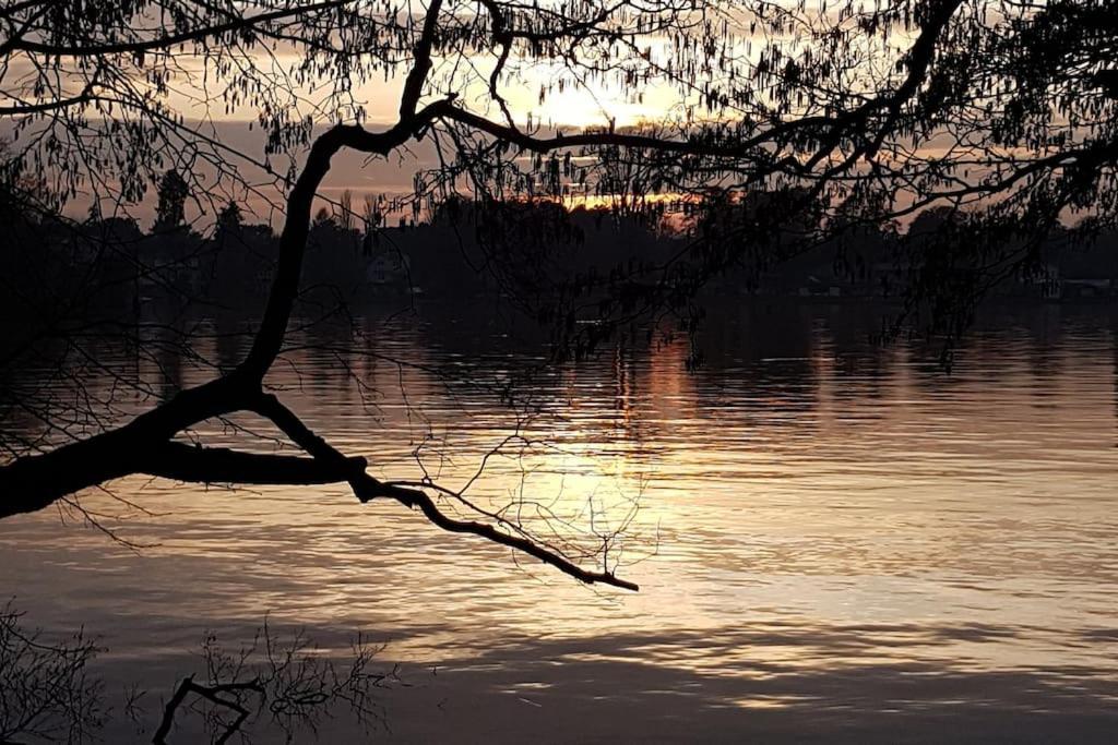 ברלין Dachwohnung Mit Wasserblick Und Eigenem Bootssteg מראה חיצוני תמונה